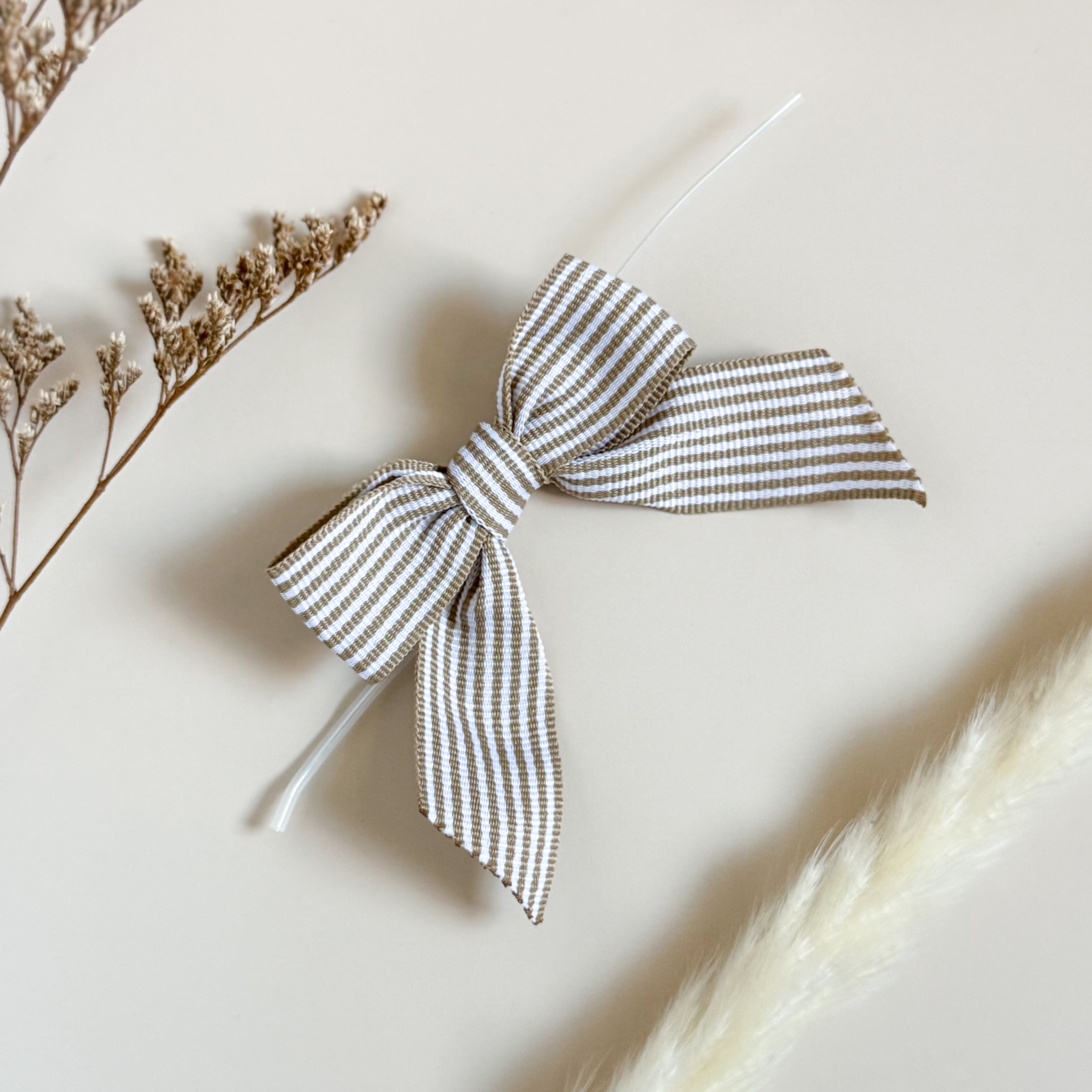 Tan Striped Grosgrain Pre-tied Bow (25 pack)