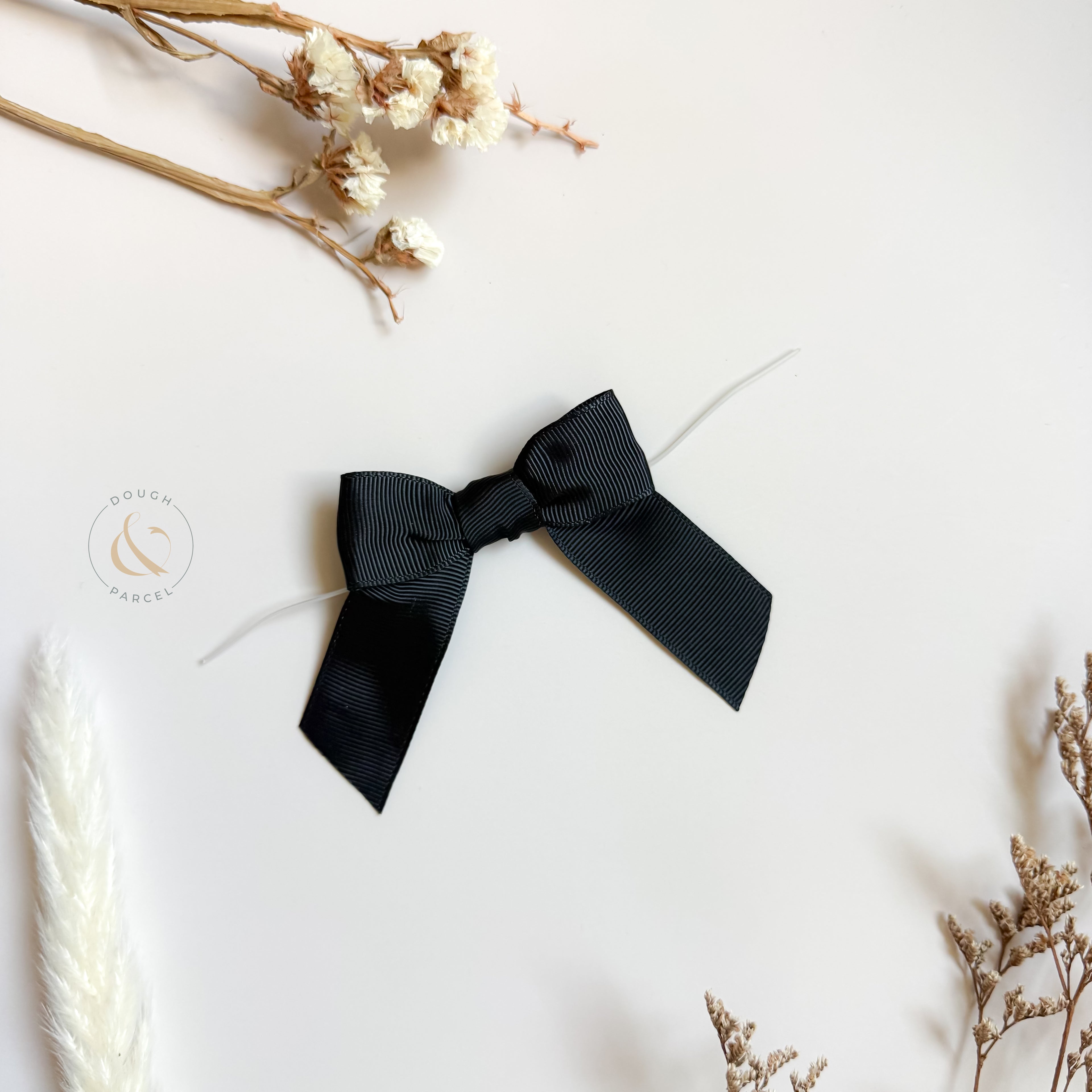 Black Grosgrain Pre-tied Bow (25 pack)