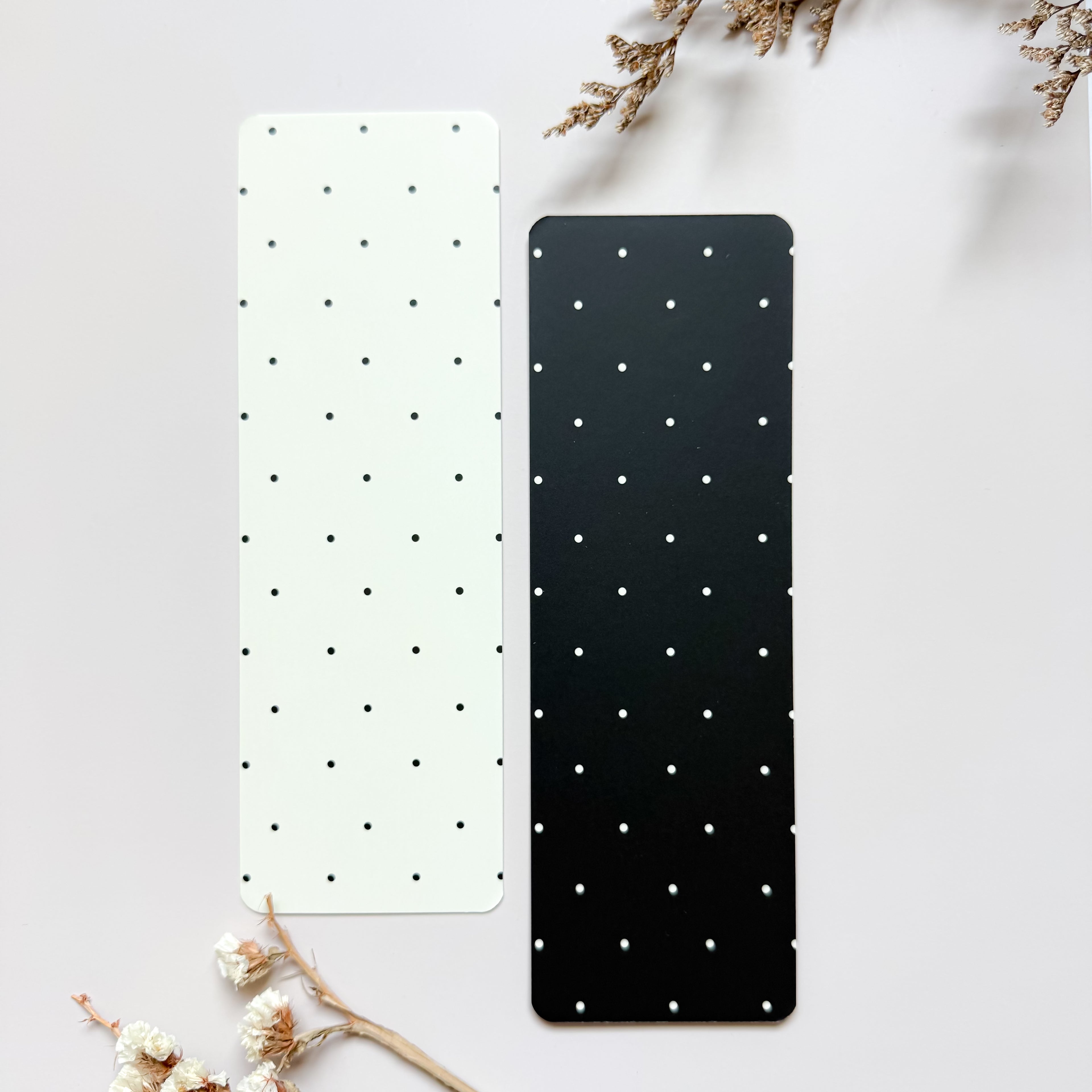 Reversible grease resistant tall cookie backer - 2.625" x 8" (Black dots & Cream dots) 15pk